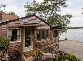 8 Willow Rd, Pembroke, MA 02359