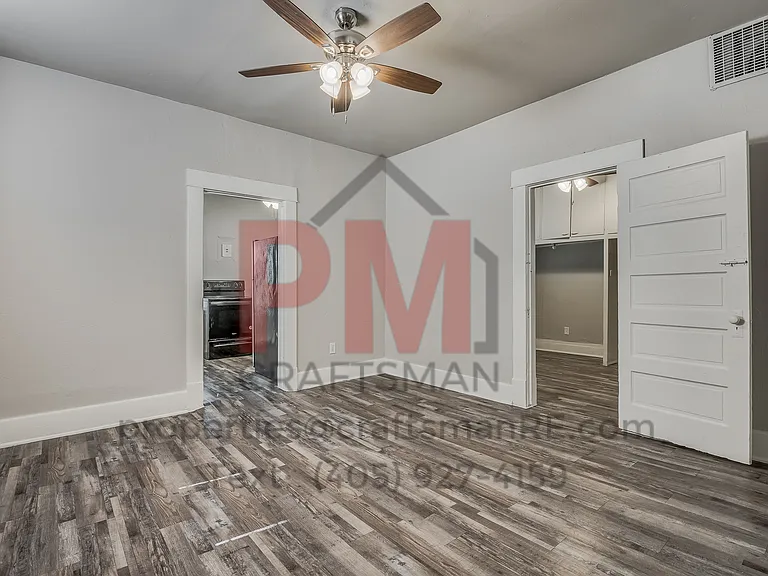 1226 NW 8th St — Photo 16