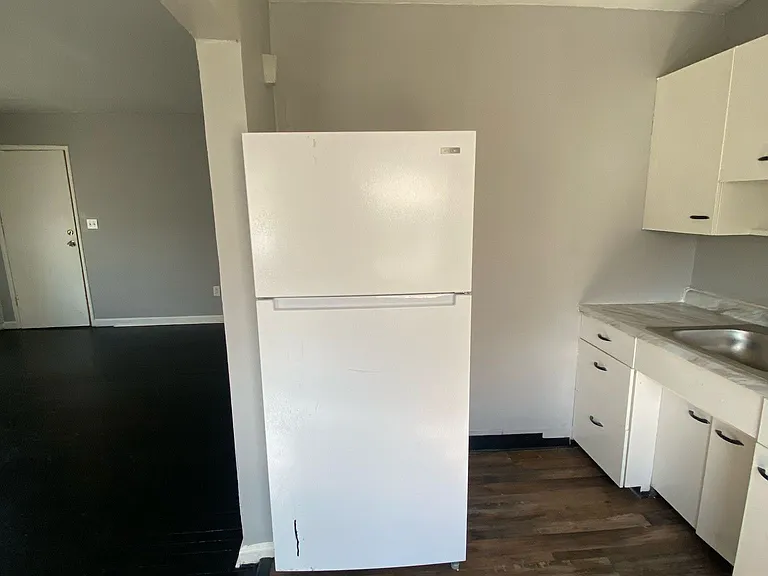 2332 Harrison Ave #6 — Photo 7