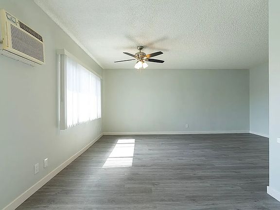 4th image of 6823 Variel Ave APT 1