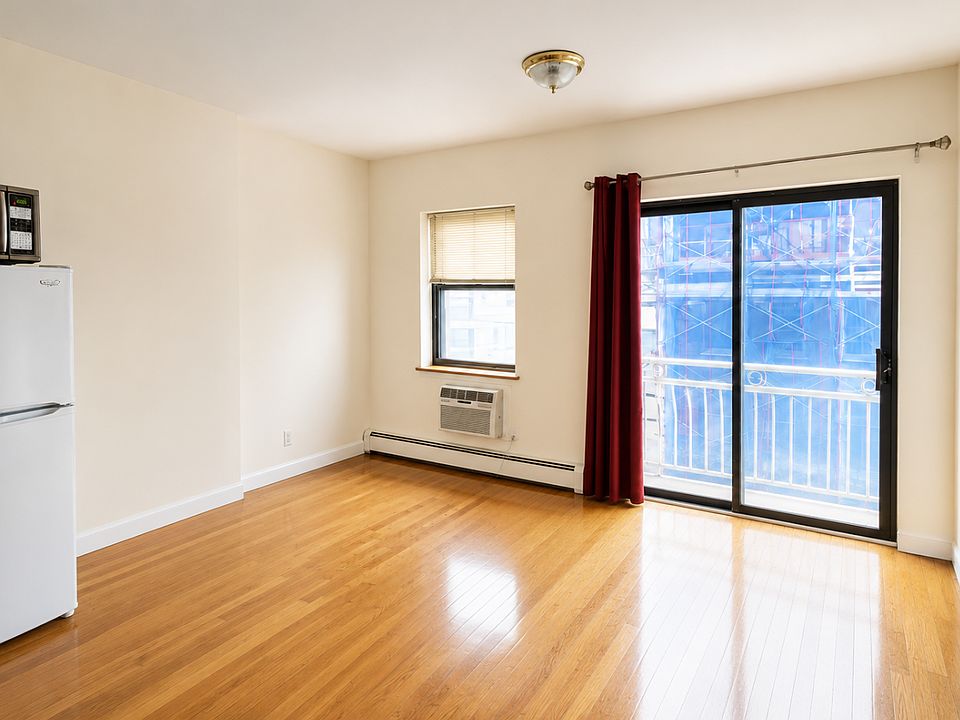 1st image of 294 Broome St APT 4A