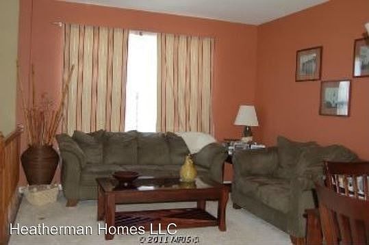 4th image of 1608 Wilcox Ave