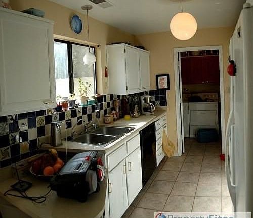 4th image of 5101 Gaviota NW