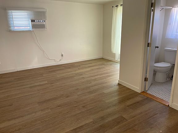 2nd image of 3121 1/2 Vancouver Ave