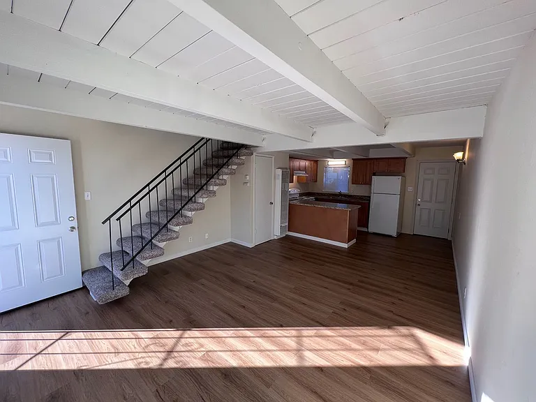 934 Schafer Rd — Photo 3