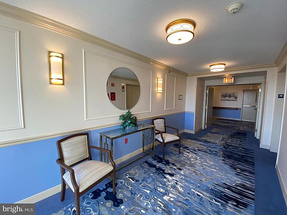 4th image of 900 N Taylor St APT 1912