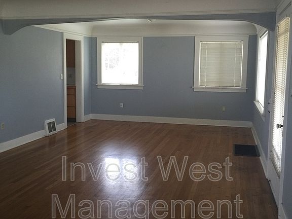 2nd image of 431 NE Garfield St