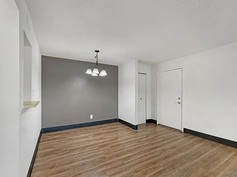 5560 E Virginia St — Photo 7