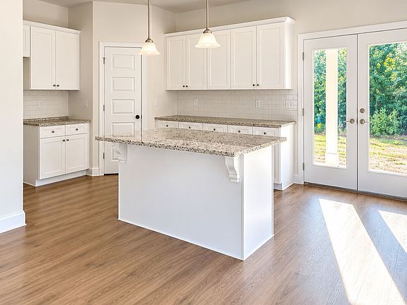 4th image of 75 Oak Rd