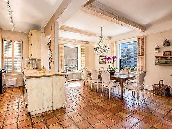 3rd image of 975 Lexington Ave #10D