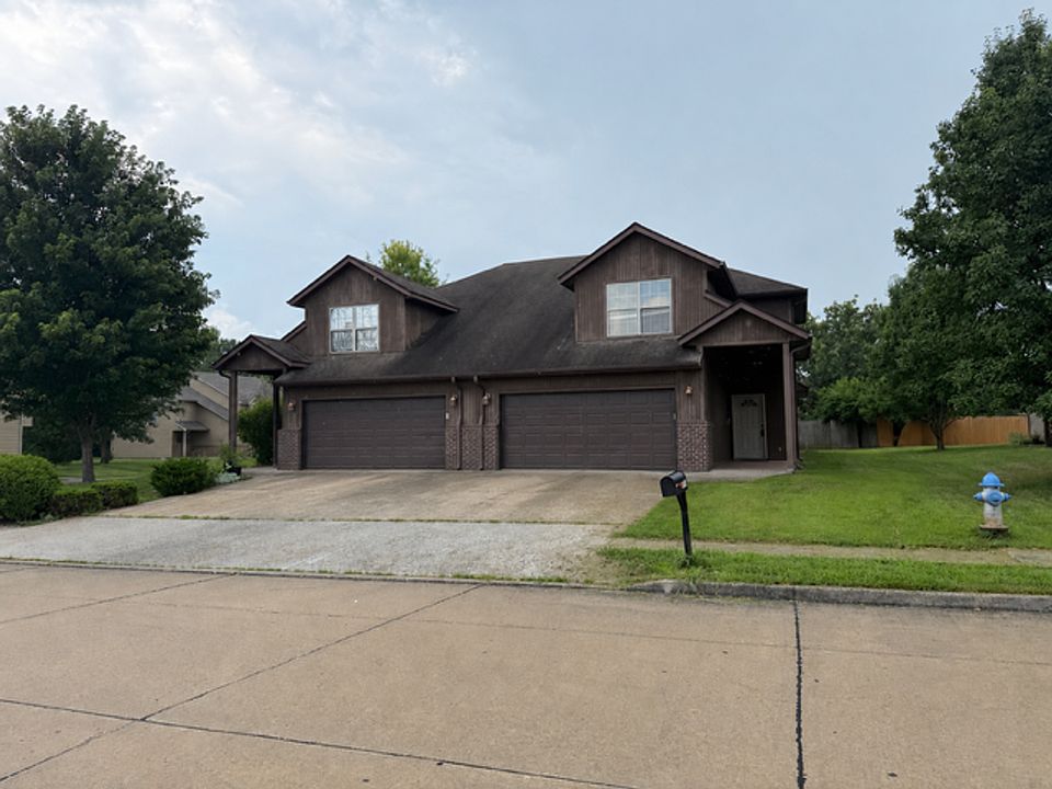 1st image of 204-206 White River Dr