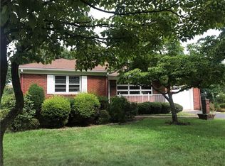 425 Seneca Ave, Middlesex, NJ 08846