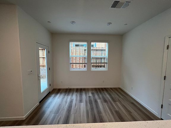 3rd image of 3347 Auburn Leaf Loop