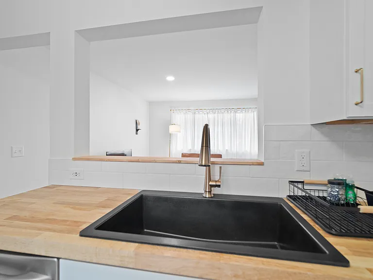 1105 Julienne Dr — Photo 10
