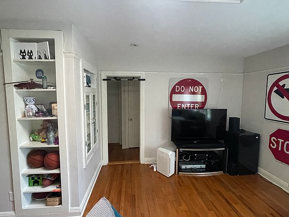 5th image of 1811 NW 6th Ave