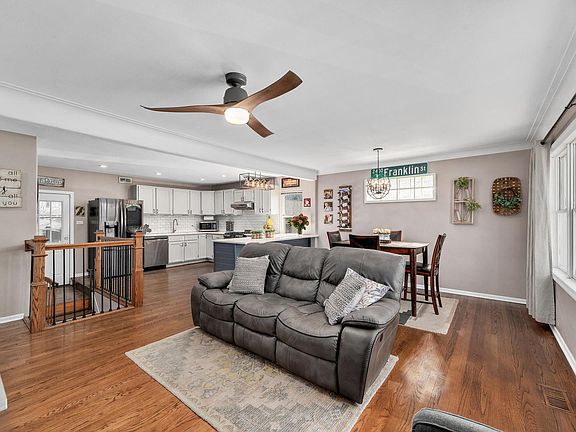 4th image of 4225 Lindley St