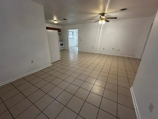 261 Hollywood Dr #C — Photo 12
