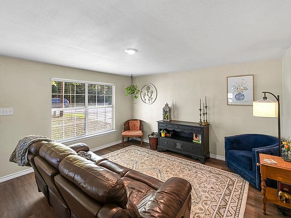3rd image of 403 Pegues St