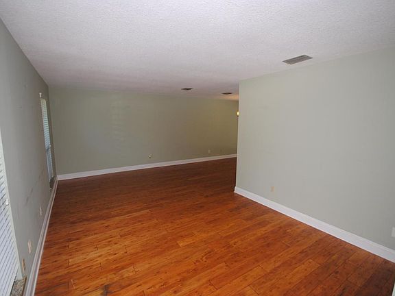 2nd image of 93 Voyager Ct