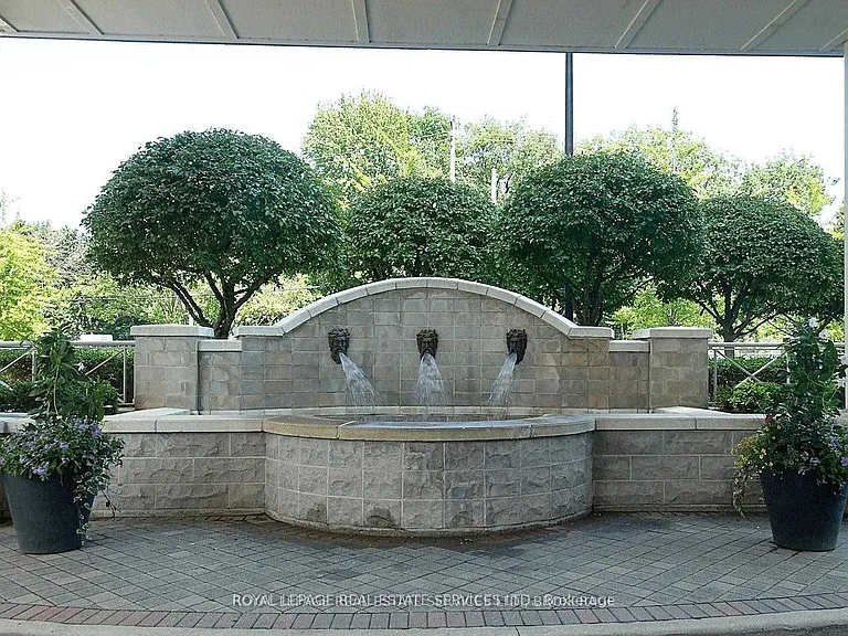 1 Aberfoyle Cres #1109 — Photo 3