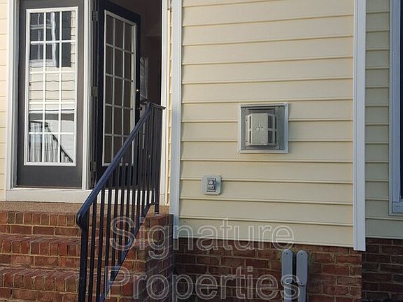 2nd image of 4836 Coachmans Landing Ct