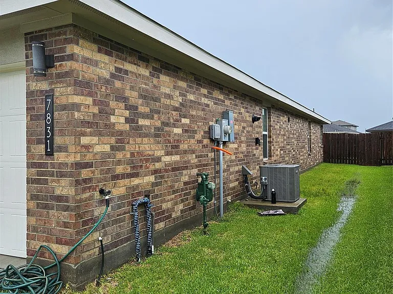 7831 Murciana Dr — Photo 3