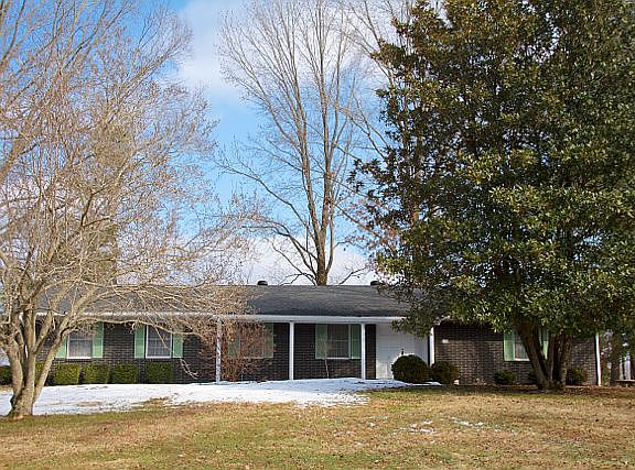 2nd image of 160 E Lake Dr