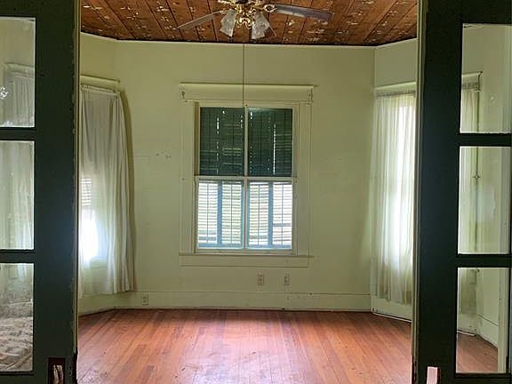 3rd image of 3205 Avenue P 1/2