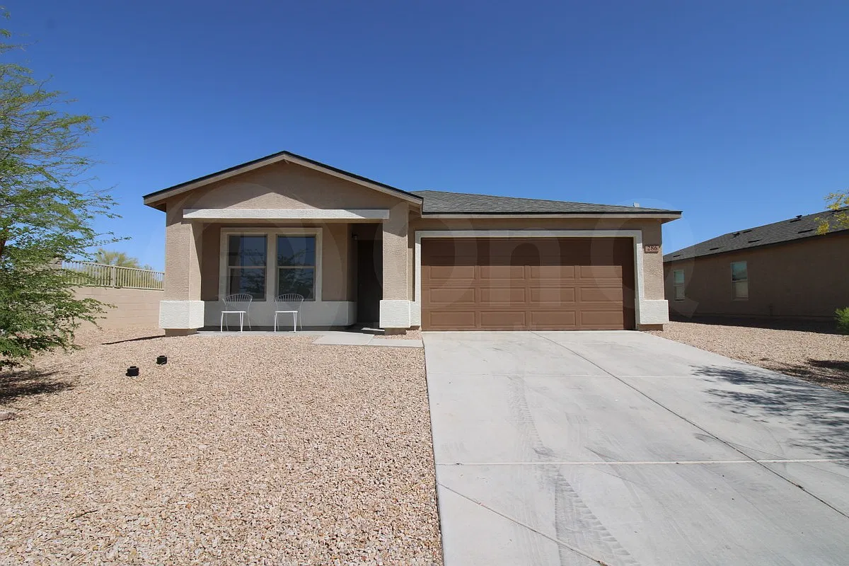3 bed, 2.0 bath, 1202 sqft, $1,499 — Photo 3