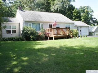 14 Kevin Ln, East Greenbush, NY 12061