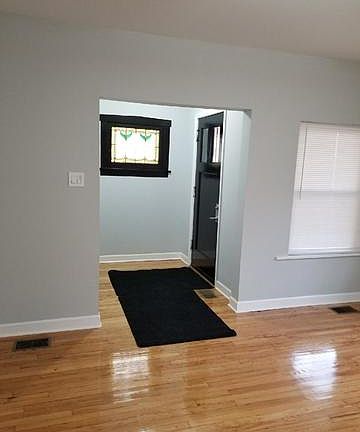 2nd image of 1334 N Mayfield Ave