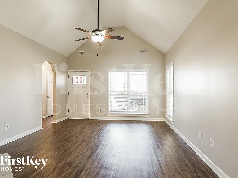 193 Creekstone Trl — Photo 3