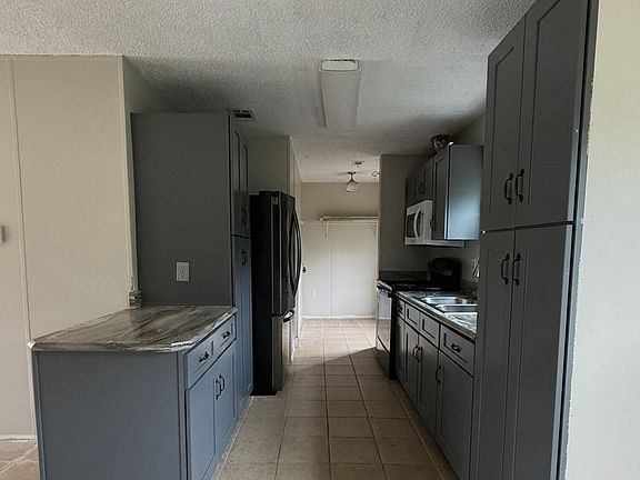 5th image of 16036 Bosley Dr