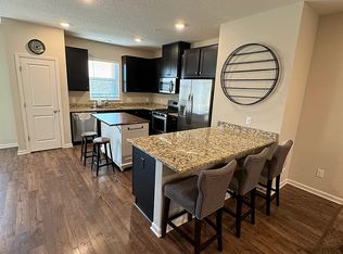 8755 Granite Ln, Woodbury, MN 55129