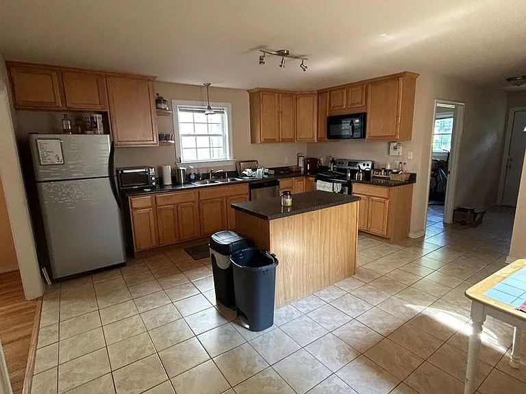 2114 Parkwood Ave — Photo 5