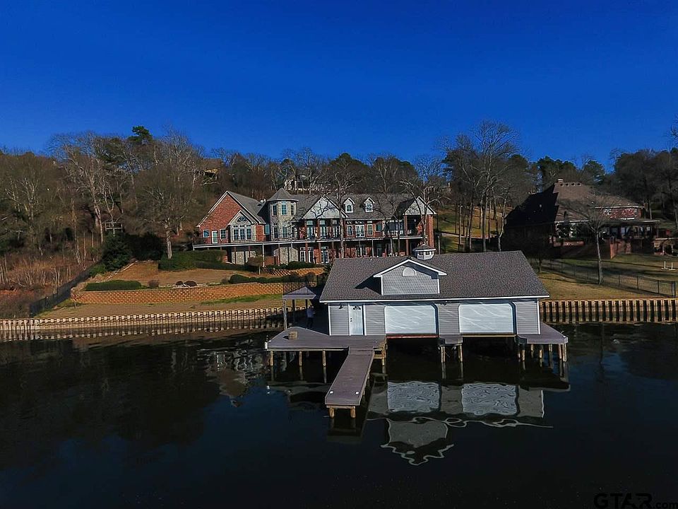 1st image of 119 N Lake Bluff Dr