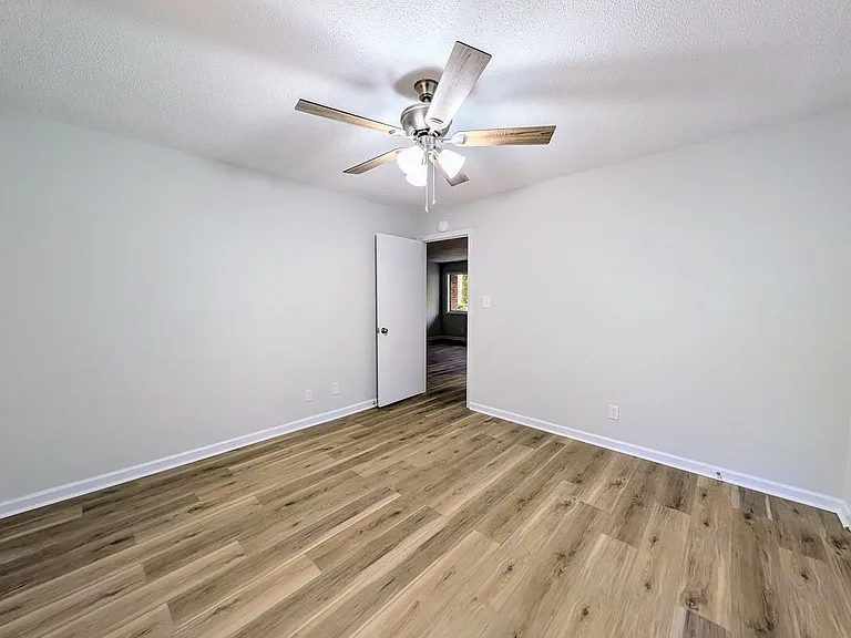 34 N Circle Dr — Photo 11