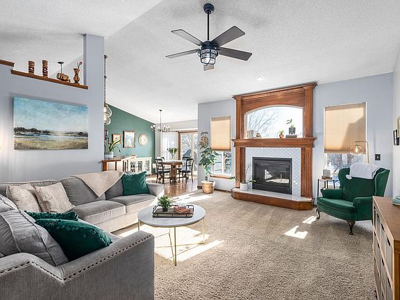4th image of 123 W Meadowsweet Ct