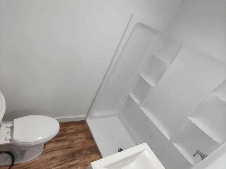 1006 E 2nd Ct — Photo 15