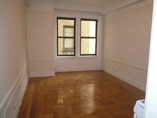 Rented by Metropolitan Equities | media 21