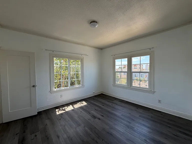 2616 Edgehill Dr — Photo 13