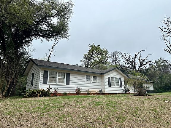2nd image of 1102 Woodland Dr