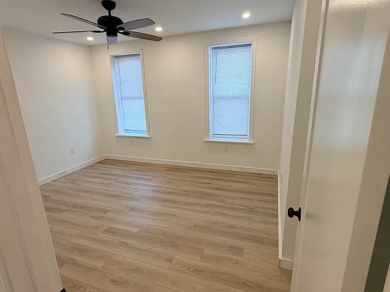 133 W Price St — Photo 9