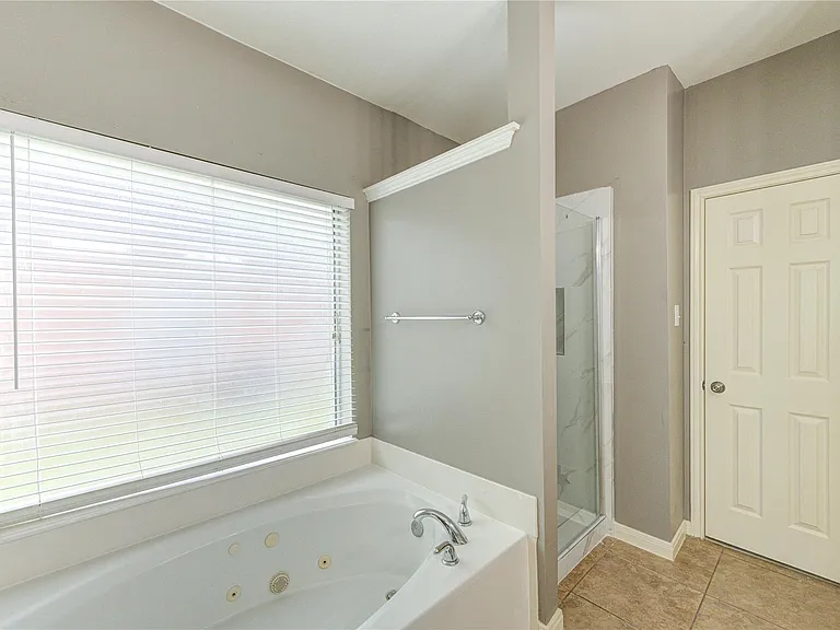 22122 Shady Heath Ln — Photo 36