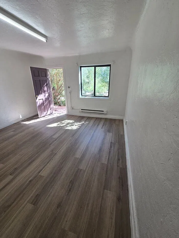 Studio, 1.0 bath, 350 sqft, $750 — Photo 3