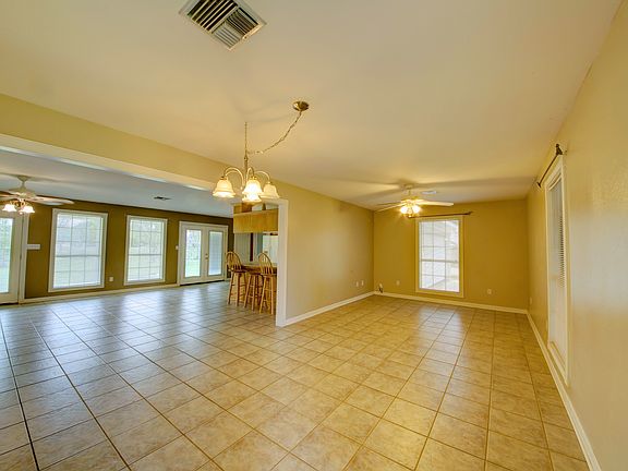 5th image of 213 Teresa Dr