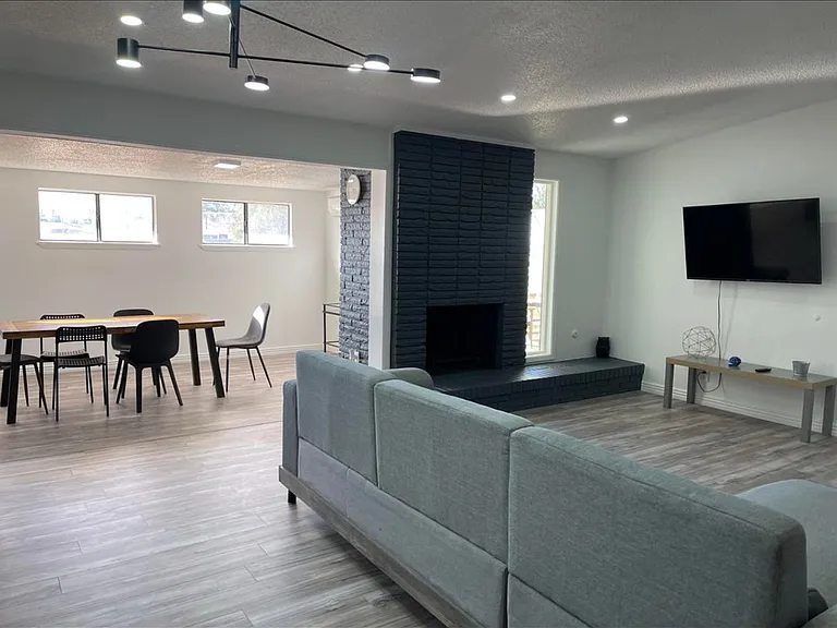 2425 Fir St — Photo 5