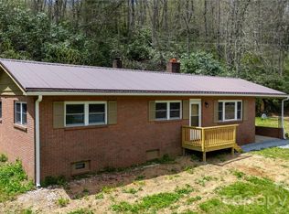 8855 Bugger Hollow Ave, Newland, NC 28657