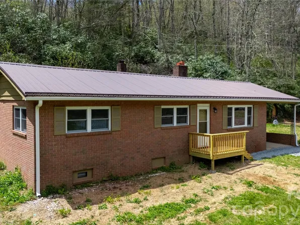 8855 Bugger Hollow Ave, Newland, NC 28657