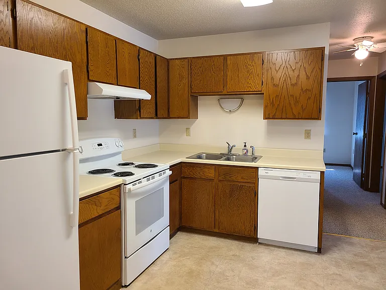 4325 Green Apartments — Photo 7